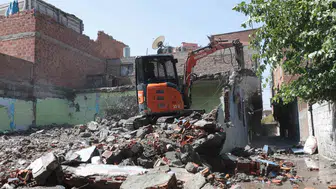 Bağlar'da güvenlik tehdidi tarihe karışıyor Bir ayda 32 metruk bina yerle bir edildi