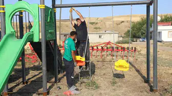 Diyarbakır'ın kırsal mahallelerinde 39 noktada çocuklara özel oyun alanları kuruldu