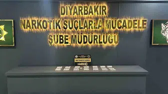 Diyarbakır'da narkotik baskını Araç ve ikametlerden 2 kilo uyuşturucu çıktı