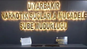 Diyarbakır Narkotik ekiplerinden zehir tacirlerine operasyon 188 kapsül metamfetamin çıktı