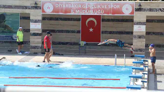 Diyarbakır'da 15 havuzda ücretsiz yüzme seferberliği 35 bin kişiye eğitim verildi