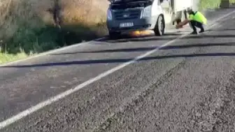 Diyarbakır-Hani karayolunda korku dolu anlar: Seyir halindeki kamyonet alevlere teslim oldu