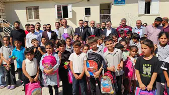 Diyarbakır Dicle'de İlköğretim Haftası coşkusu: Minik öğrencilere anlamlı destek