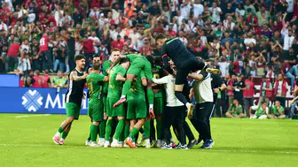 Amedspor Diyarbakır'da devleşti: Beşiktaş'ı 3-2'lik skorla sahadan sildi