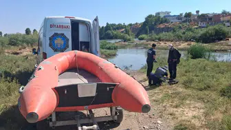 Diyarbakır Sur'da Dicle Nehri'nde mahsur kalan 52 küçükbaş hayvan kurtarıldı