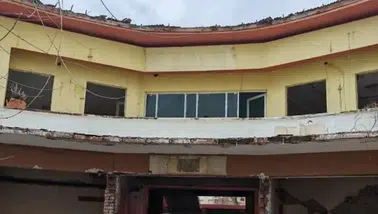 Diyarbakır'da 68 yıllık okul binası tarihe karışıyor: Yıkım başladı