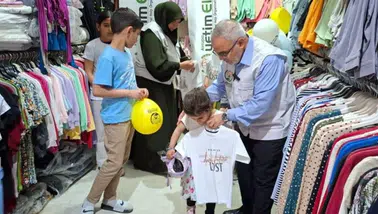 Diyarbakır'da bayram öncesi yetimlerin yüzü güldü