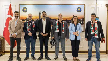 Katalan hak örgütü Diyarbakır'da: Dil hakları masaya yatırıldı