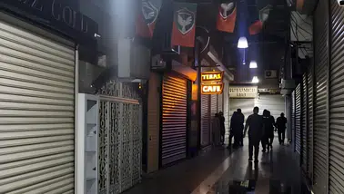 Diyarbakır'da Sur'da tespih dükkanında yangın çıktı: İtfaiye imdada yetişti