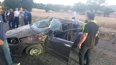 Diyarbakır Kulp’ta feci kaza Takla atan otomobildeki anne ile 3 yaşındaki oğlu can verdi
