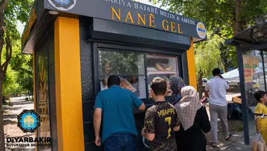 Diyarbakır'da halk ekmek dönemi başladı: 30 bin adet ücretsiz dağıtıldı