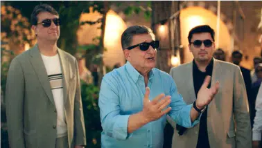 Güneş gözlüğüyle başlayan hikaye: Yılmaz Vural'dan Diyarbakır'da eğlenceli anlar