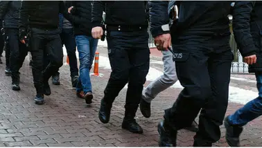 Diyarbakır'da sokak satıcılarına narkotik operasyonu: 2'si çocuk 4 şüpheli tutuklandı