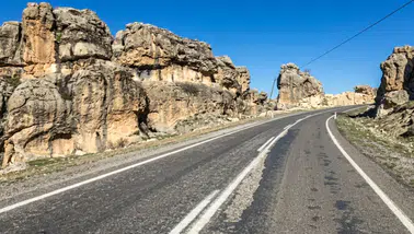 Diyarbakır'ın tarihi yolu koruma altına alındı: İzinsiz çivi bile çakılamayacak