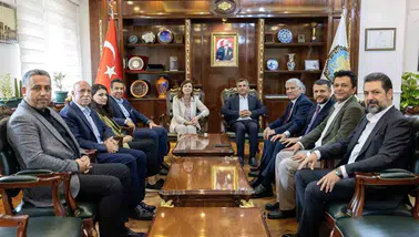AK Parti Diyarbakır İl Başkanı Sümer'den Büyükşehir Belediyesi'ne nezaket ziyareti