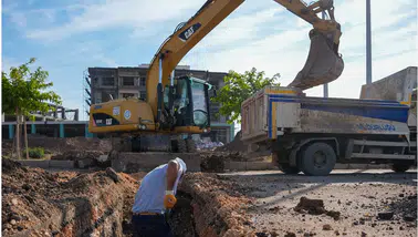 Sur'da yağmur suları artık okulu tehdit etmeyecek: 200 metrelik hat döşeniyor