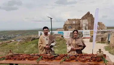 Diyarbakır'ın tarihi Zerzevan Kalesi'nde 3 bin yıllık Roma lezzetleri yeniden canlandı