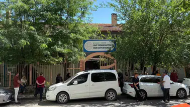 Diyarbakır'da LGS heyecanı Kimlik krizini son dakika müdahalesiyle aştı sınava yetişti