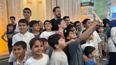 Diyarbakırlı çocuklar Hacı Abdurrahman Enç Camisi’nde Sertaç Abi ile bir araya geldi