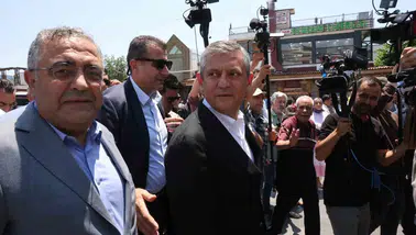 Özgür Özel Diyarbakır'da Tahir Elçi'nin anıtında barış mesajı ve Demirtaş selamı