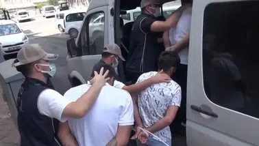Bağlar'da kendilerine görev biçen grubun darp operasyonuna yargıdan fren 3 tutuklama