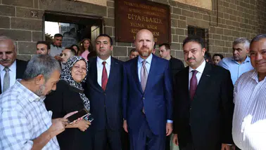 Bilal Erdoğan'dan Diyarbakır'da 'Terörsüz Türkiye' mesajı: Herkes elini taşın altına koymalı