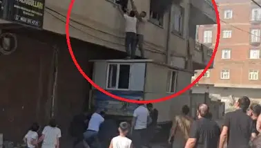 Diyarbakır Bismil'de korkutan yangın: Mahsur kalan kadın konteynerle kurtarıldı
