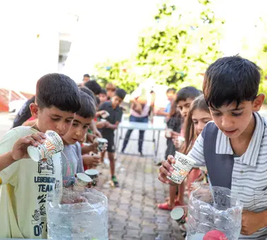 Diyarbakır'da belediye mahalleye şenlik getirdi: 7'den 70'e katılım vardı
