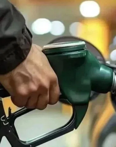 Motorin ve benzinde yüzleri güldüren indirim: Zam haberi de var