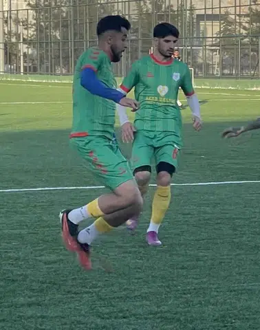 Yenişehir Belediyespor Bağcılar Sportif'e 11 gol attı: Zirveyi bırakmıyor