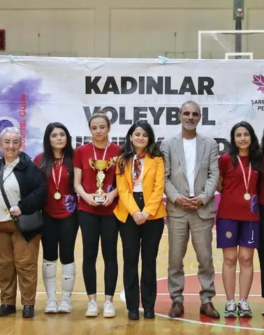 Diyarbakır'da kadınlar voleybol turnuvasında şampiyon belli oldu