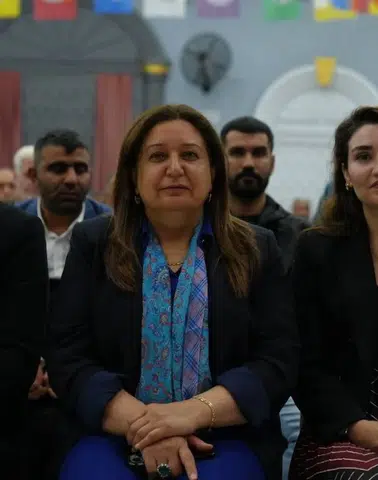 Sur Belediyesi Eşbaşkanları Olağanüstü Kongre'ye katıldı