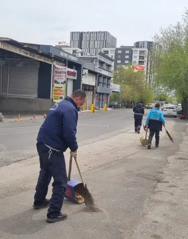 Diyarbakır'da iki sanayi sitesinde temizlik harekatı