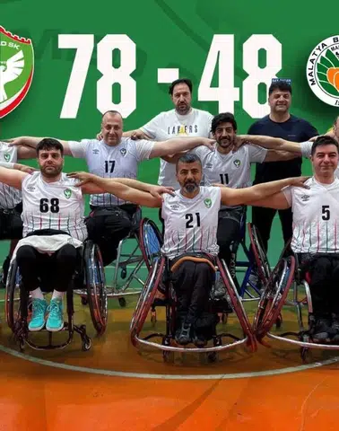 Amedspor tekerlekli sandalye basketbolda zirveye çıktı: Gözler Play-Off'a çevrildi