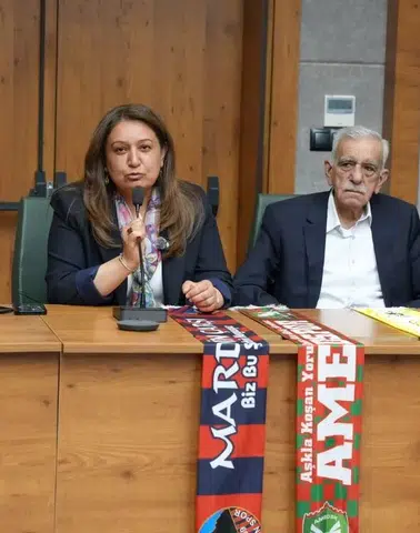 Mardinspor Muşspor maçı için Diyarbakır'da dostluk buluşması