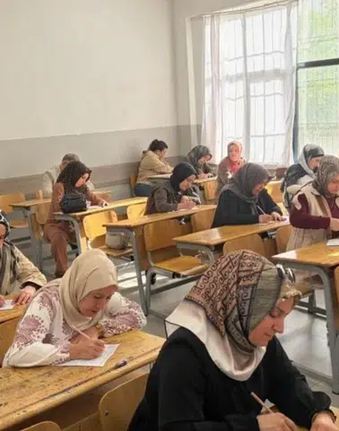 Diyarbakır'da sınava bu kez veliler girdi