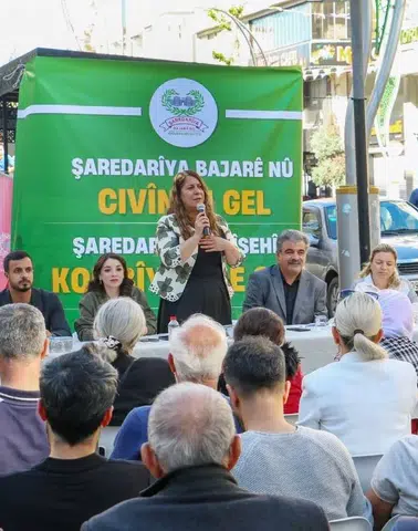 Diyarbakır Yenişehir’de halk buluşması: Eşbaşkanlar vatandaşı dinledi