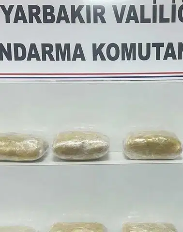 Diyarbakır'da zehir tacirlerine geçit yok: 60 kişiye işlem yapıldı