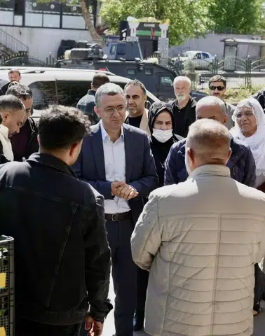 Diyarbakır'da Milletvekili ve eşbaşkanlar esnafın sorunlarını dinledi