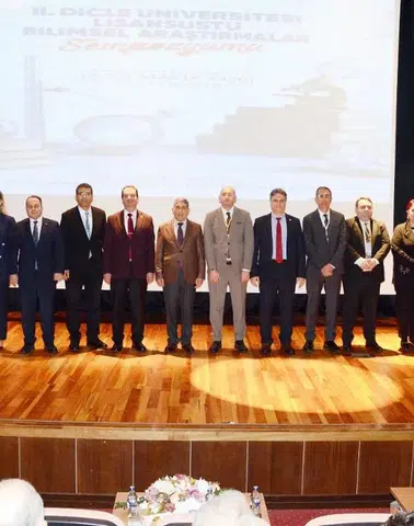 Dicle Üniversitesi'nde Lisansüstü Bilimsel Araştırmalar Sempozyumu başladı