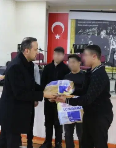 Diyarbakır'da suça sürüklenen çocuklar unutulmadı: Hediyeleri verildi