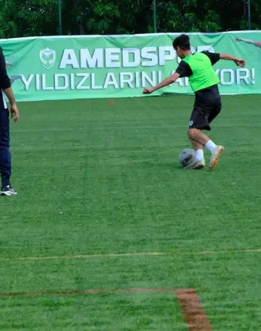 Şanlıurfa'da 800 genç yetenek Amedspor için sahaya indi