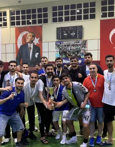 Diyarbakır'a futsalda üçüncülük kupası geldi: Dicle Üniversitesi farkı