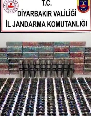 Diyarbakır'da kaçakçılara ağır darbe: 10 bin paket sigara, 8 bin adet gözlük ele geçirildi