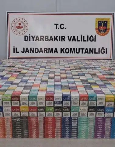 Diyarbakır'da on binlerce paket kaçak sigara ele geçirildi: Farklı ürünler de var