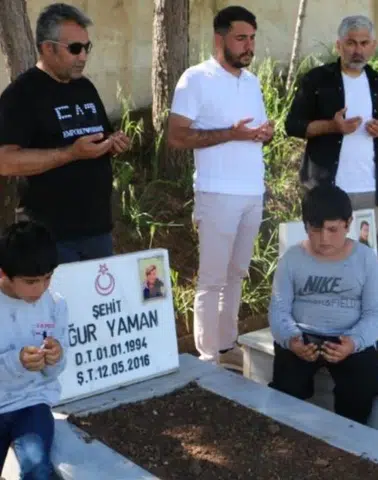 Diyarbakır Dürümlü'de hayatını kaybeden 16 kişinin acısı 10. yılda da unutulmadı