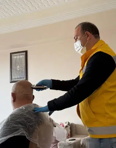 Diyarbakır'da yaşlı ve engelli vatandaşlara bayram öncesi evde bakım hizmeti