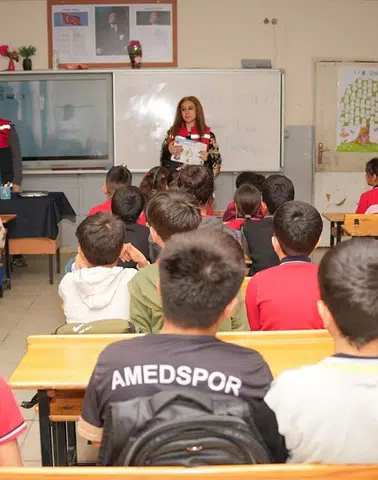 Diyarbakır yeni su elçilerini Silvan'da yetiştirdi: 250 öğrenciye dokundu