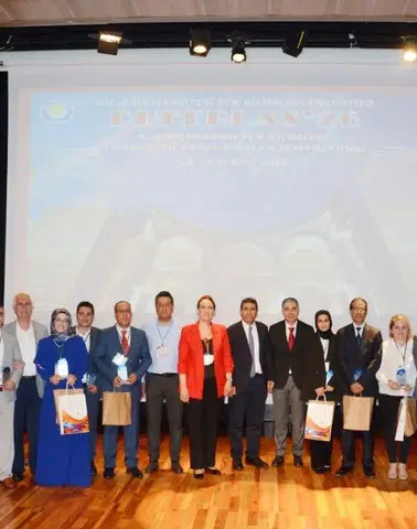 Diyarbakır'da uluslararası sempozyumda 'Tezini 3 dakikada anlat' yarışması!