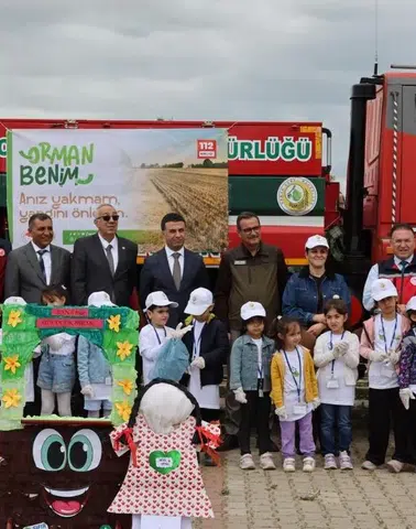 Diyarbakır Kent Ormanı’nda yangın gönüllüleri ve izciler temizlik yaptı